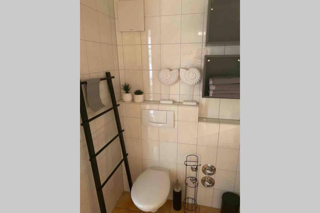 Die Seeblume - Ferienwohnung Mit Pool Und Seeblick Bodman-Ludwigshafen Buitenkant foto